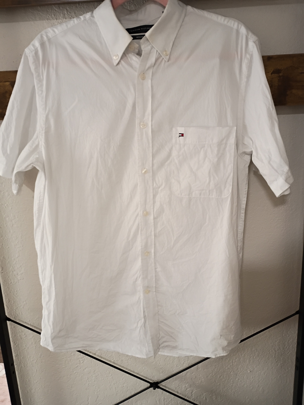 Tommy Hilfiger Men’s Classic White Button-Down Short Sleeve Shirt Size L